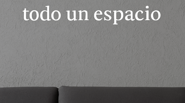 Por qué un muro con textura cambia todo un espacio